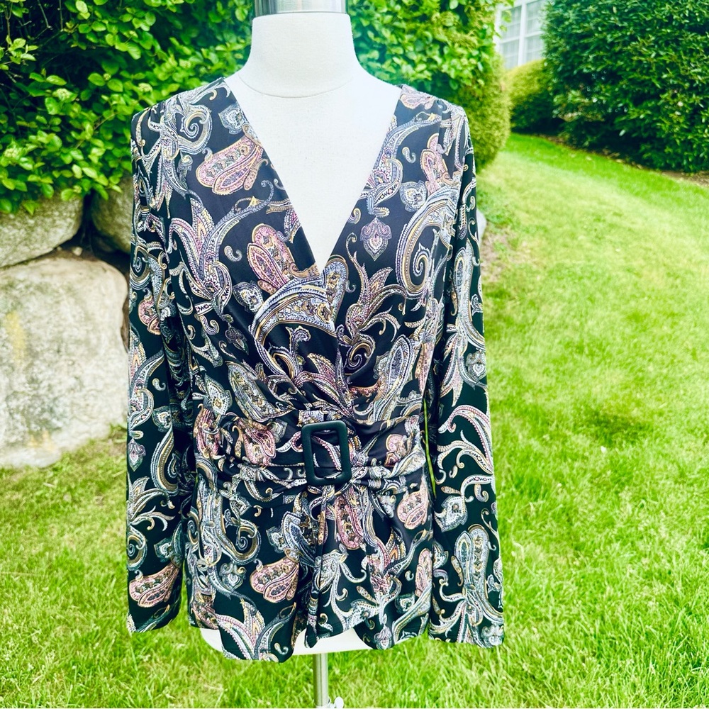 VENUS Paisley Belted Print Top - Picture 7 of 16